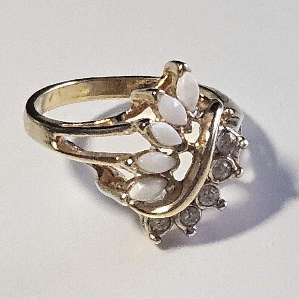 Vintage Uncas faux opal and rhinestone Cocktail ring size 8